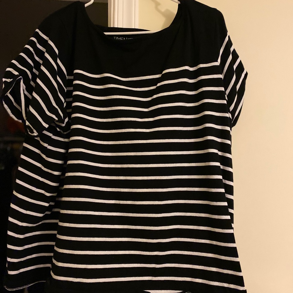 Short sleeve black and white striped shirt
